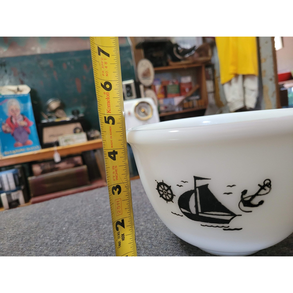 McKee 6-1/2" Black Sailboat Mixing Bowl Hard to find - Picture 3 of 9